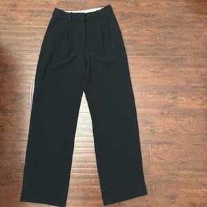 The Effortless Pant Aritzia Wilfred Women’s size 2 in regular length